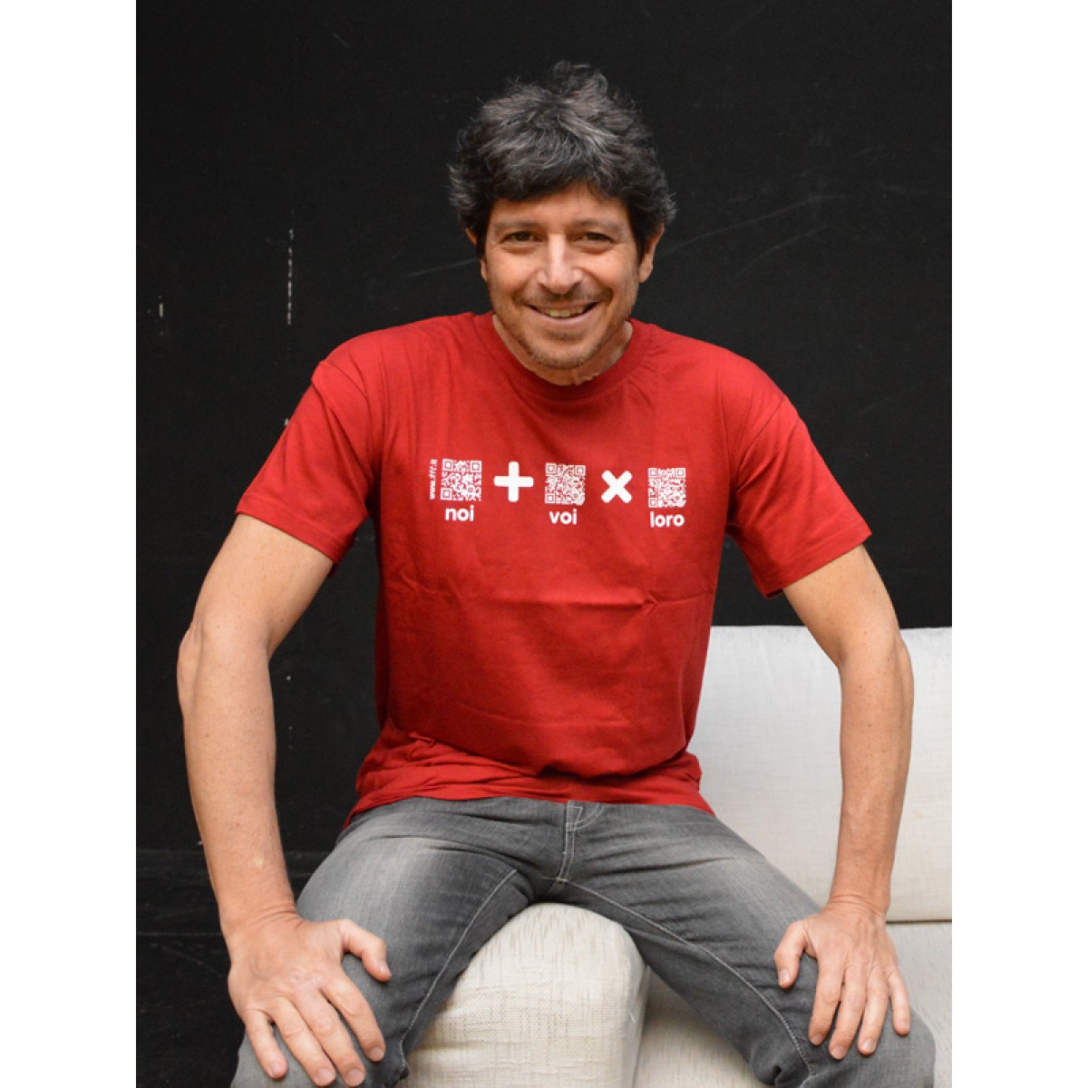 T-Shirt "AIL Code" Unisex BIO – Colore Rosso - Stampa Bianca